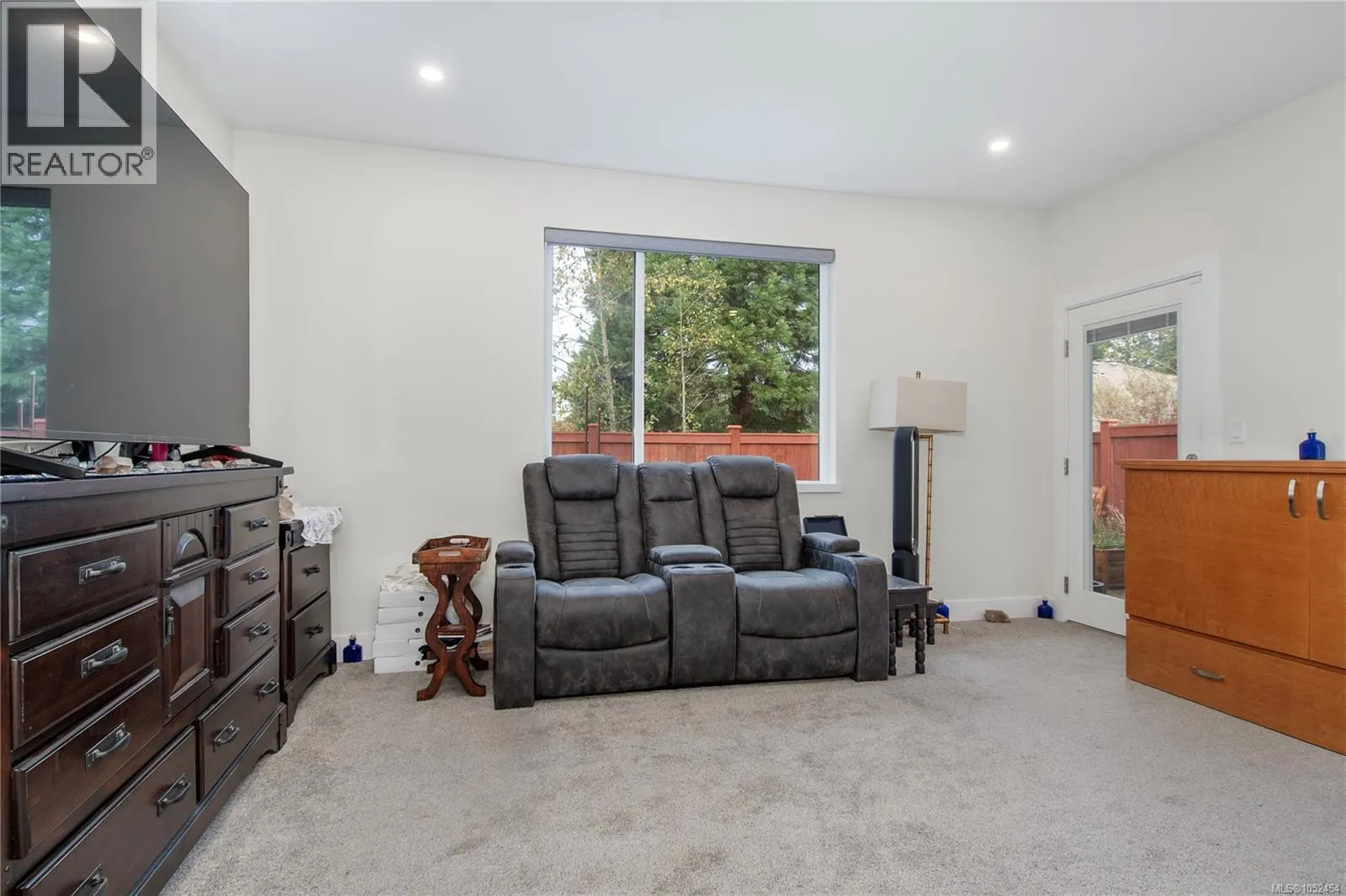2 200 Nikola Rd