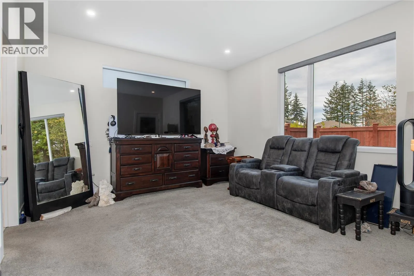 2 200 Nikola Rd