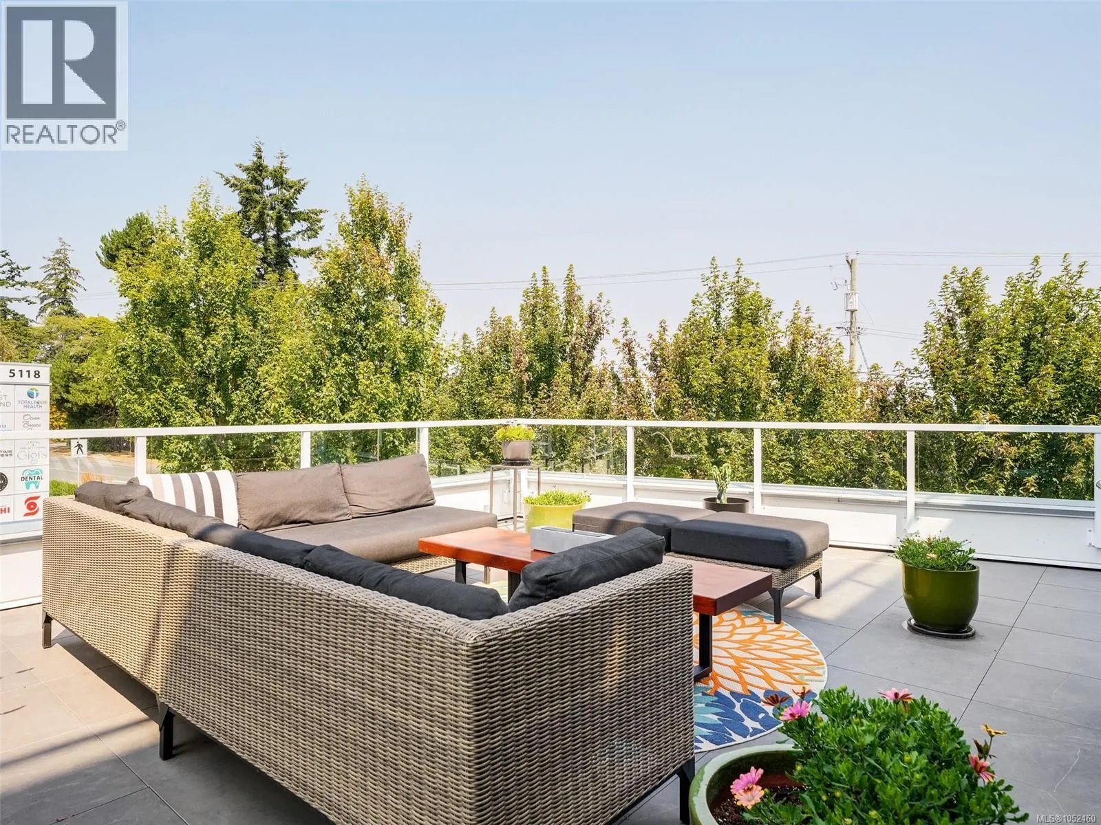 M102 5118 Cordova Bay Rd