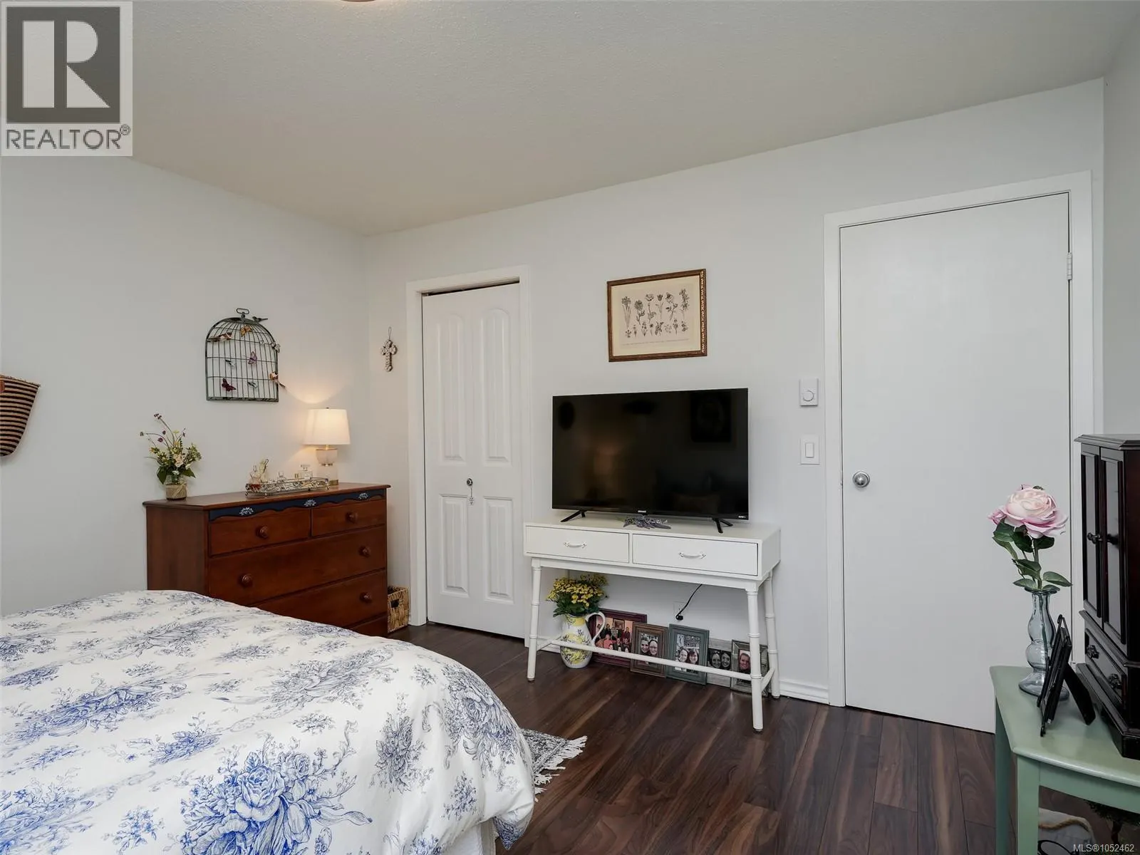 201 1215 Bay St