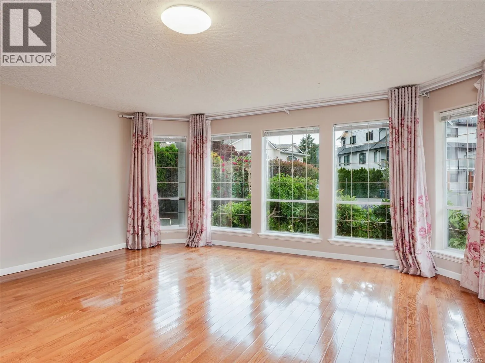 1395 Epsom Close