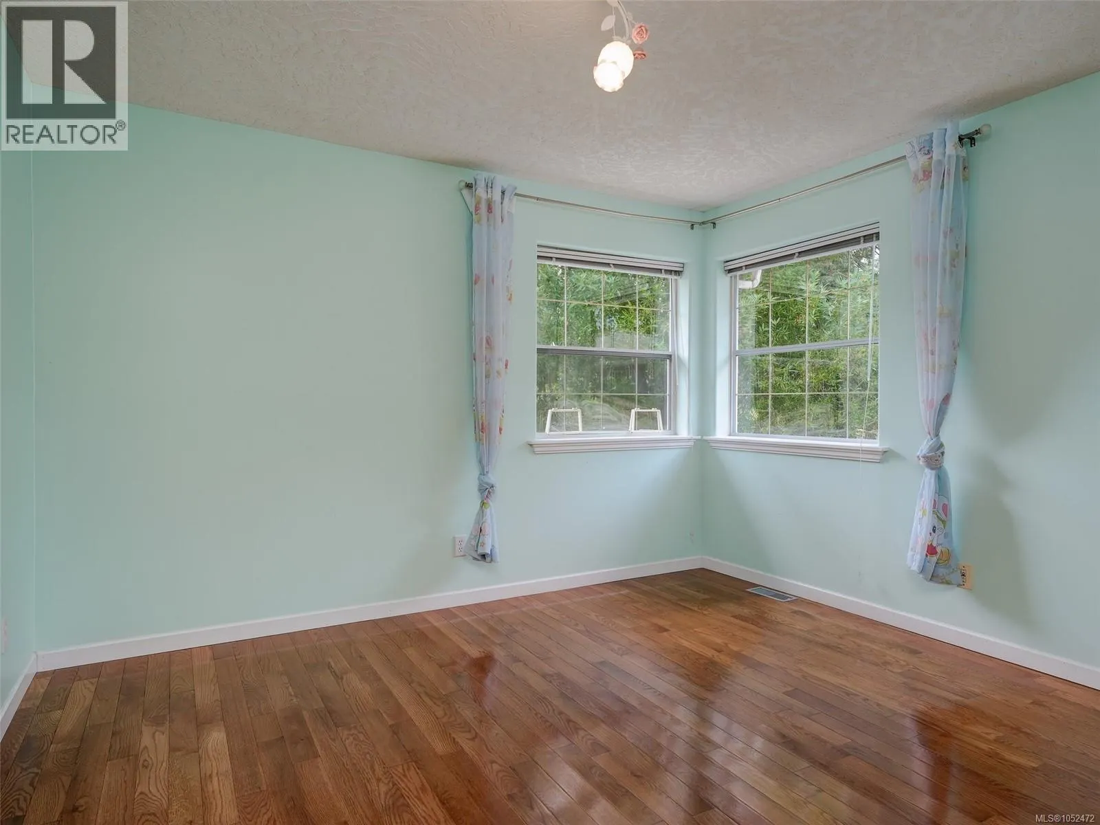 1395 Epsom Close