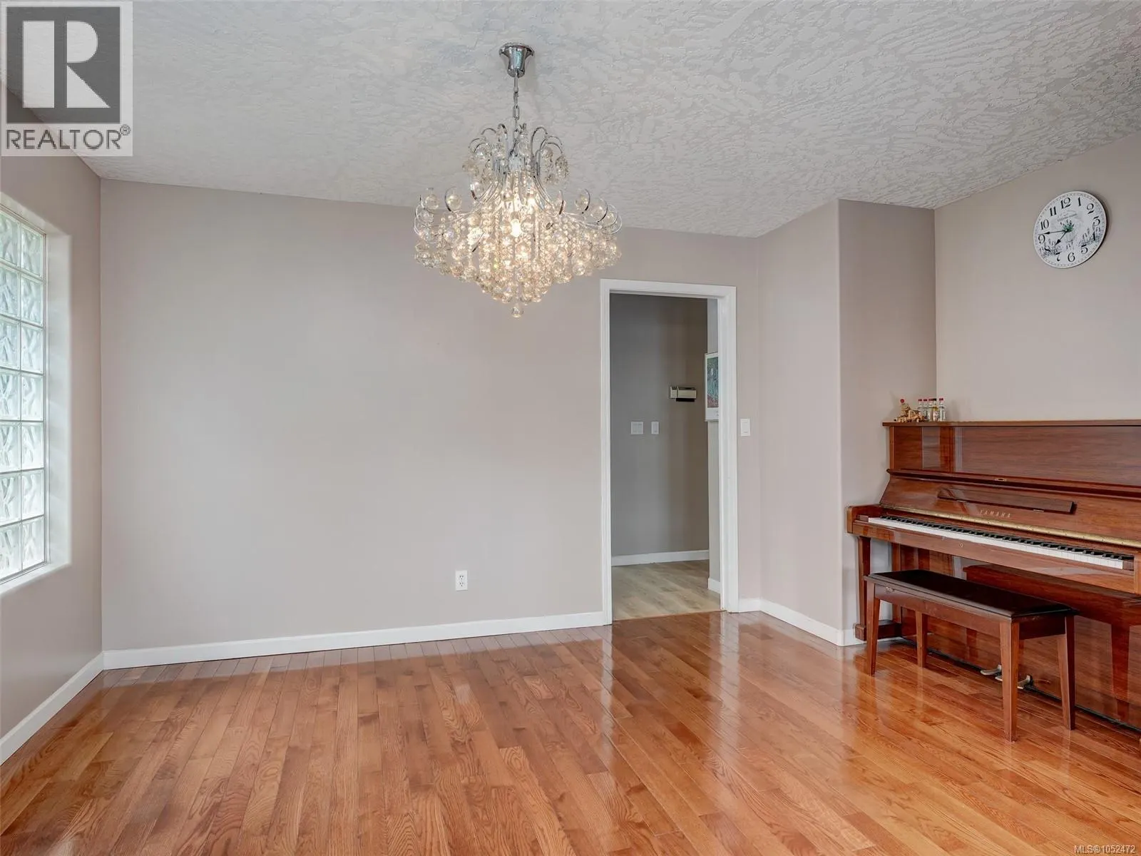 1395 Epsom Close
