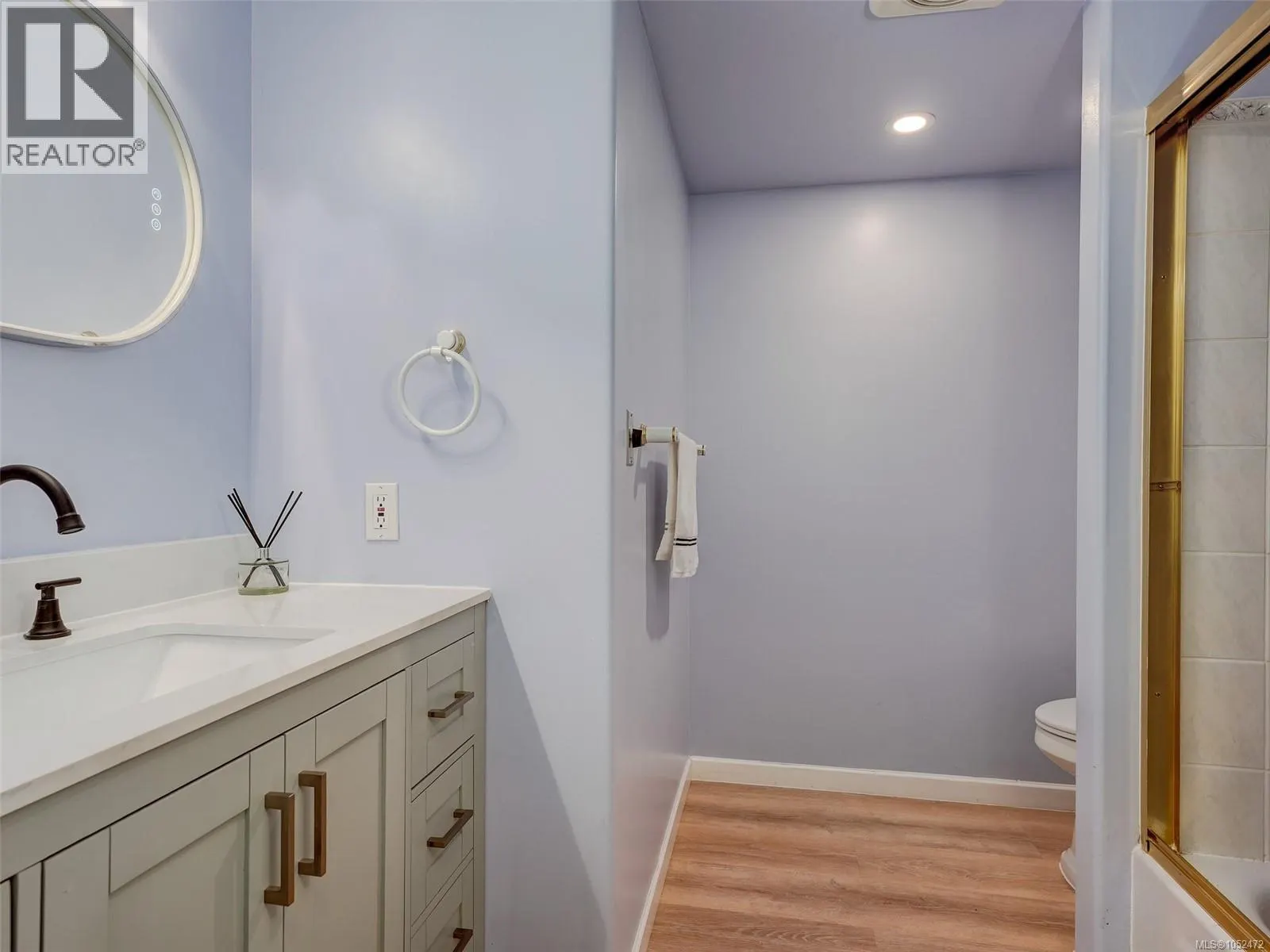 1395 Epsom Close