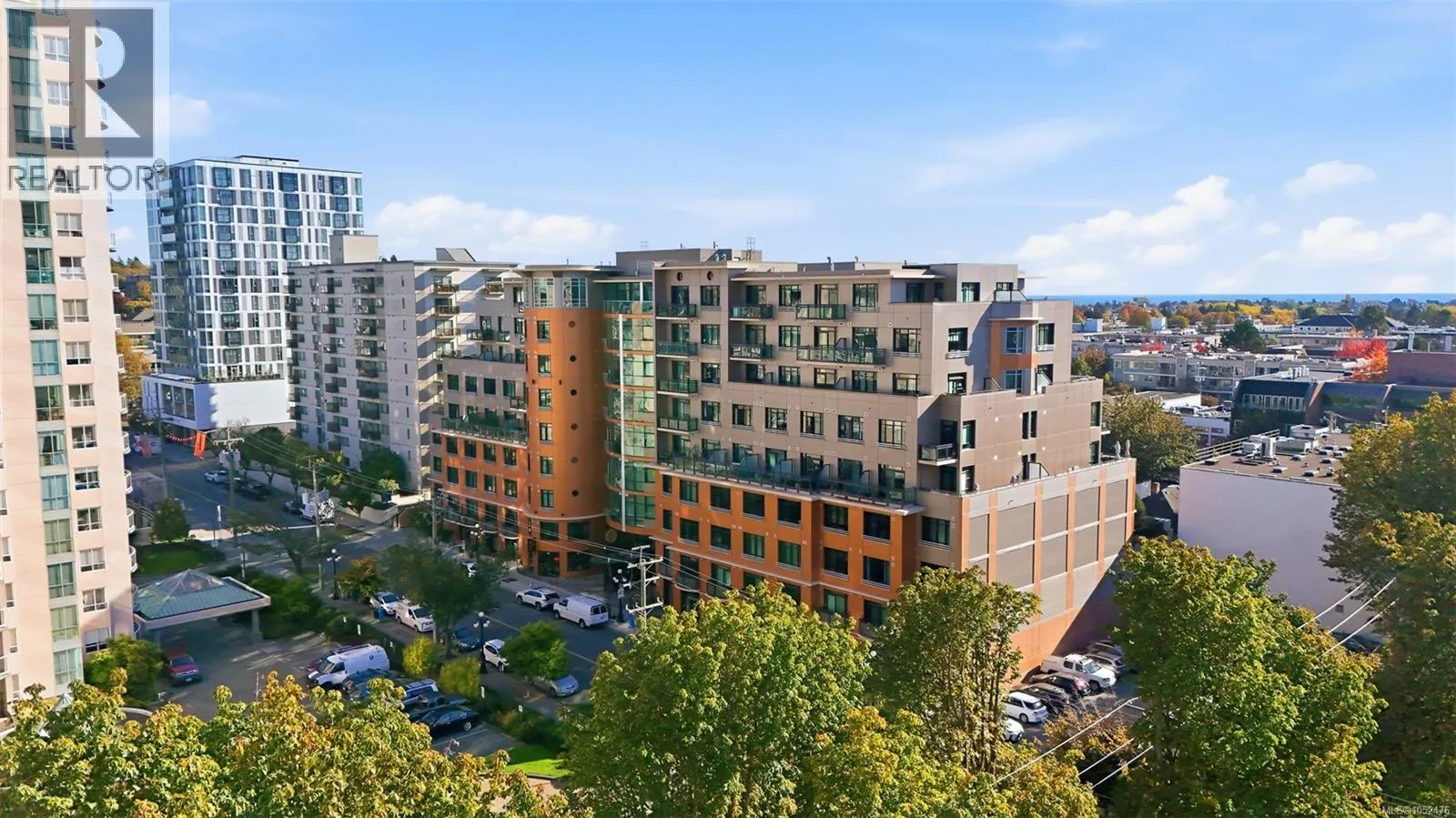 415 1029 View St