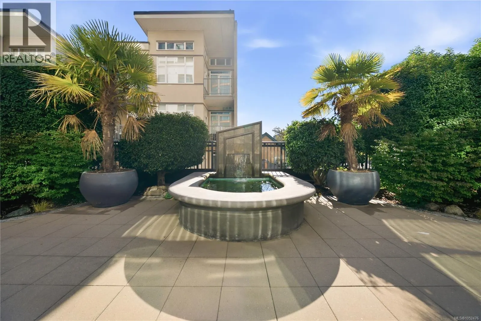 415 1029 View St