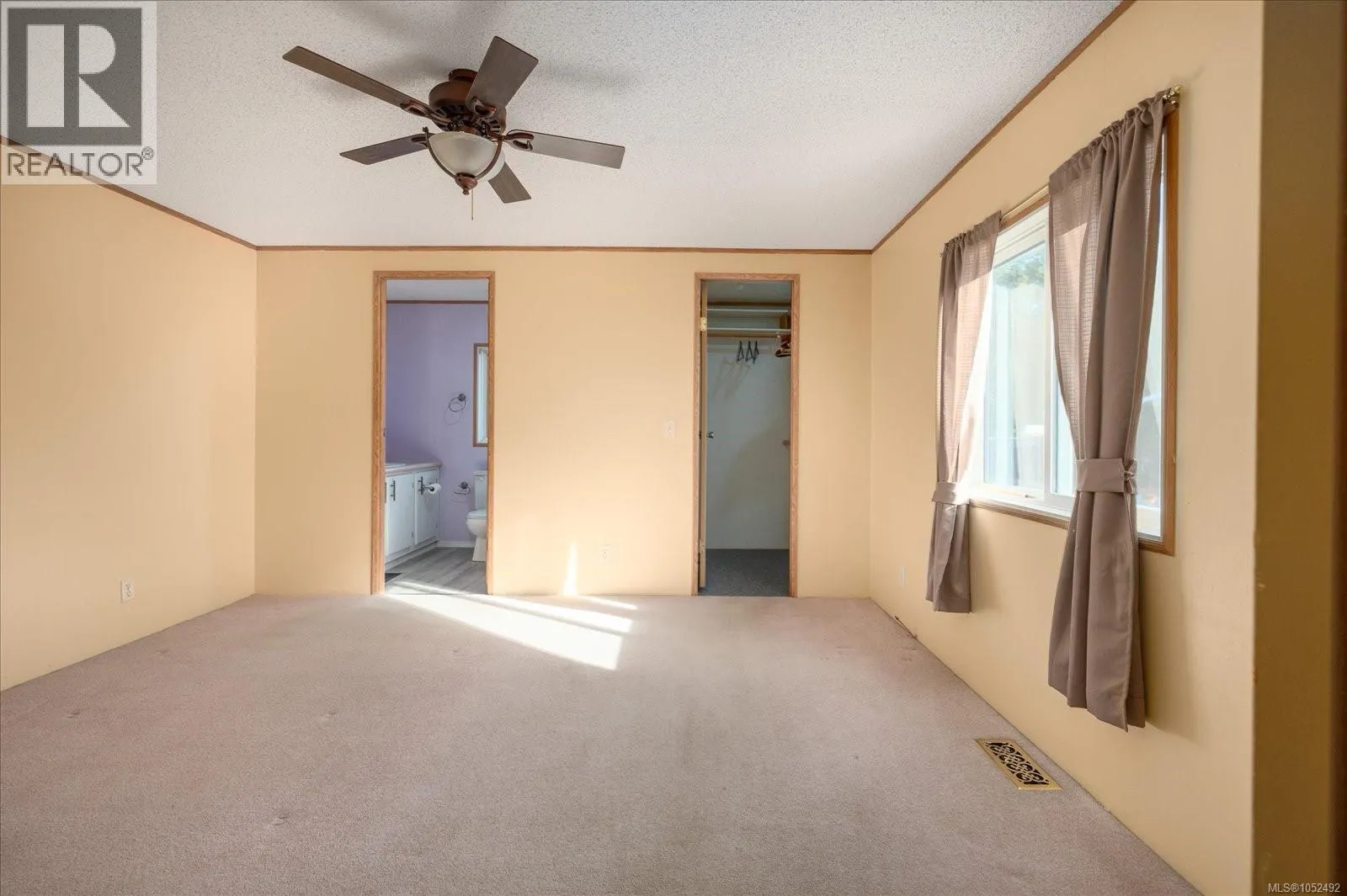 1839 Valley Oak Dr