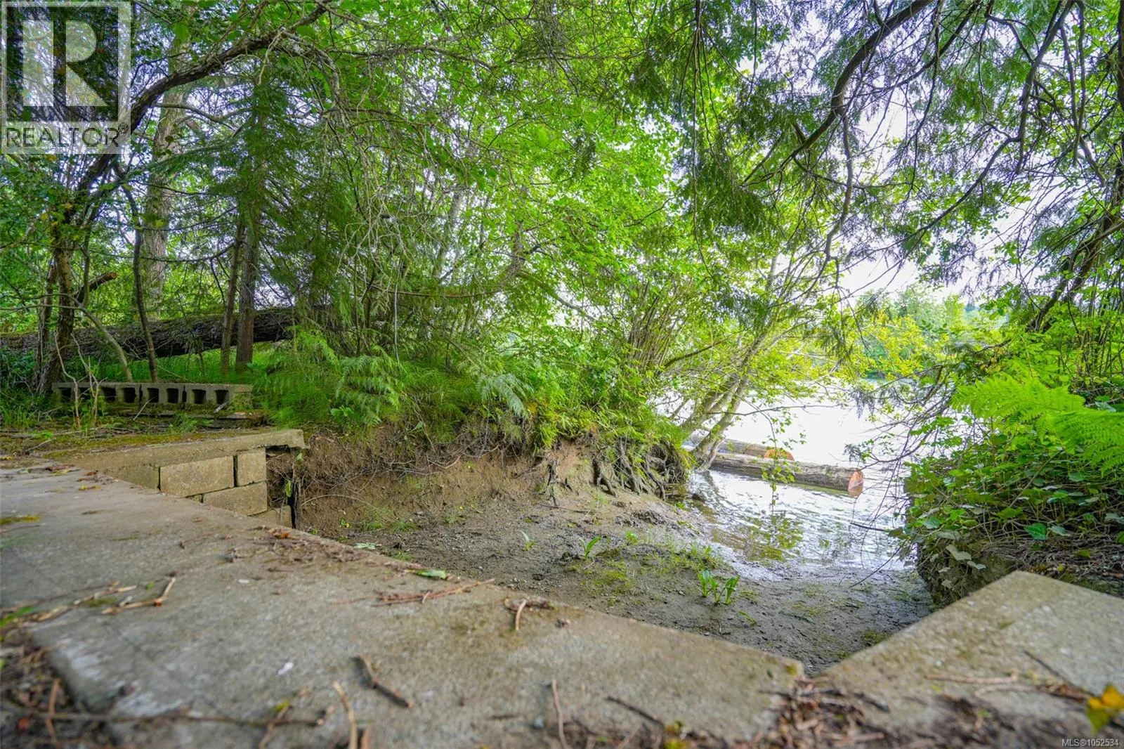 5847 River Rd