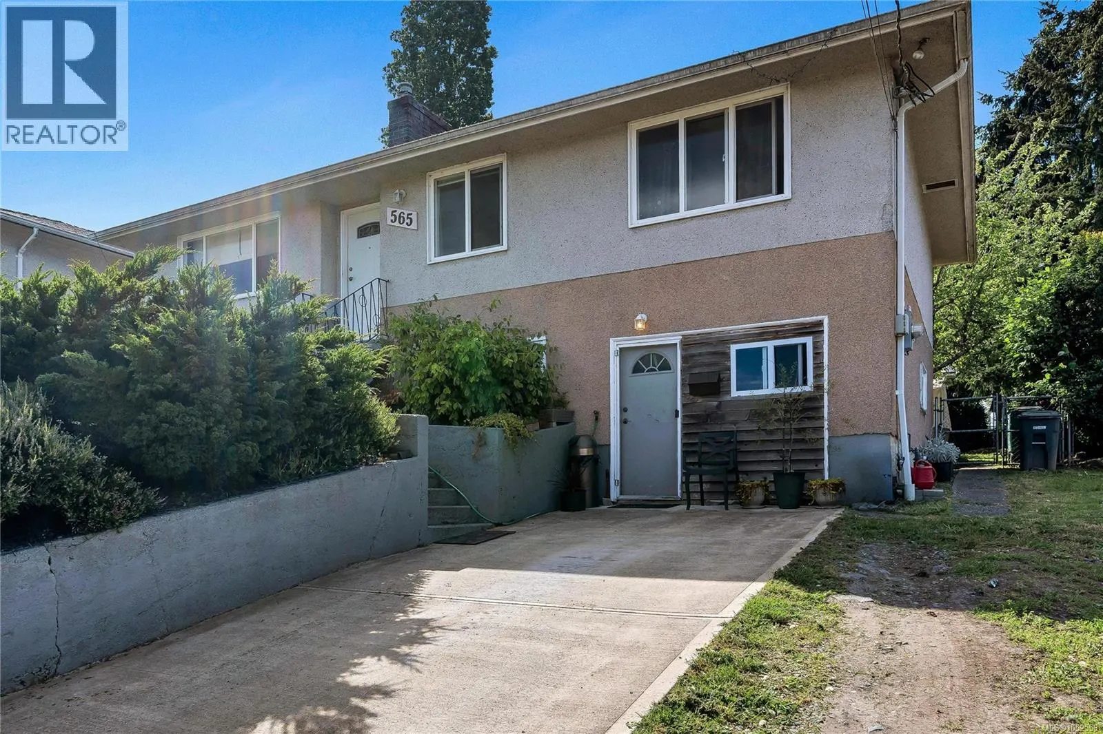 565 Baker St