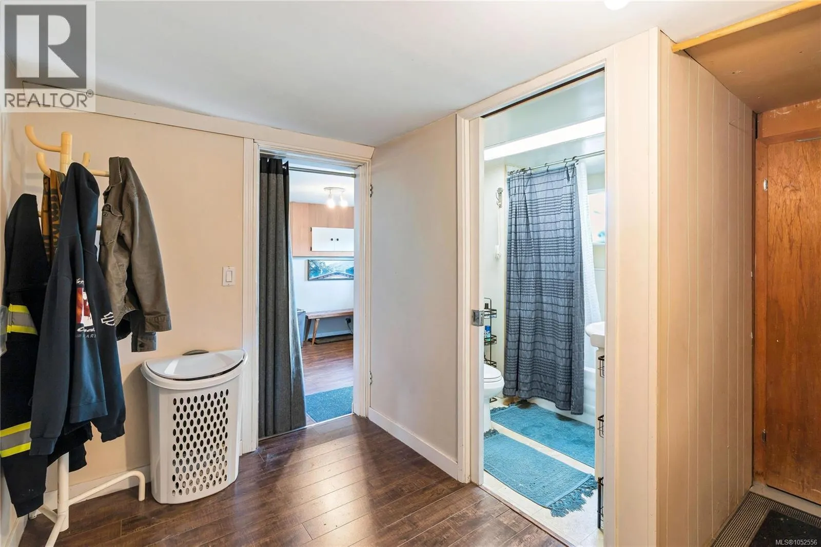 565 Baker St