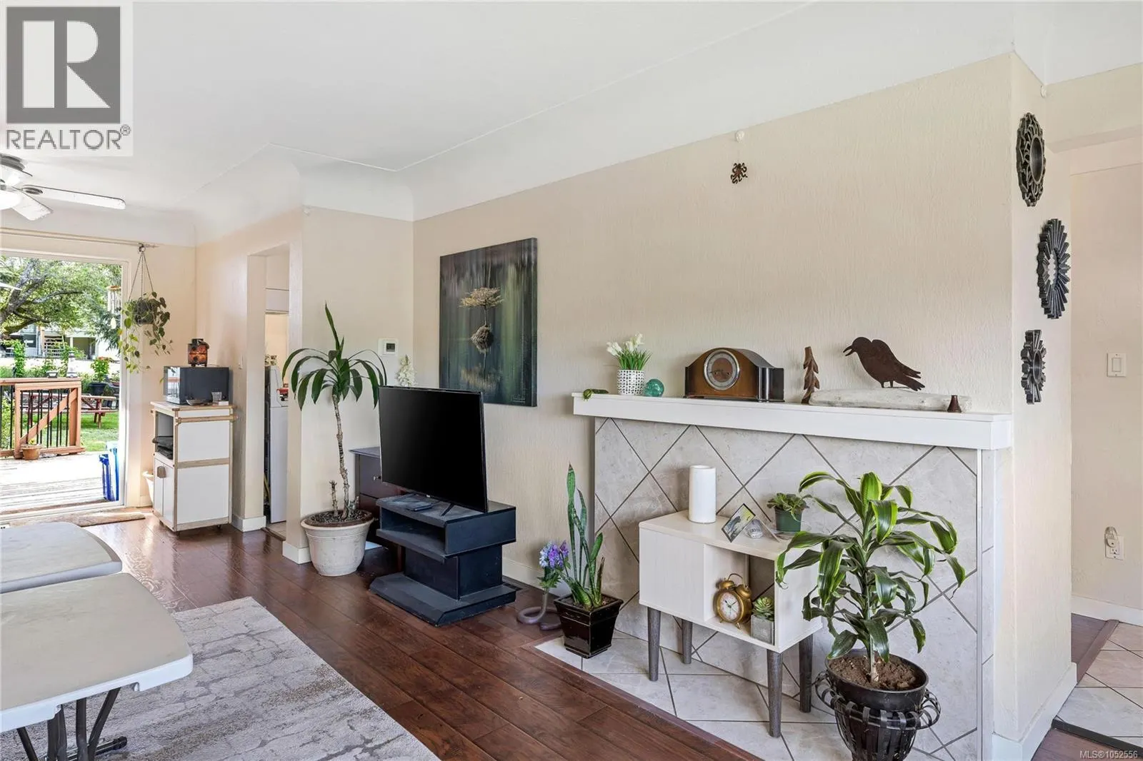 565 Baker St