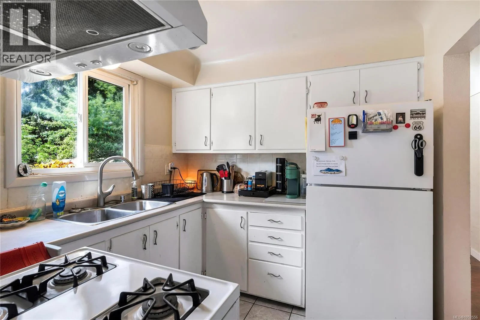565 Baker St