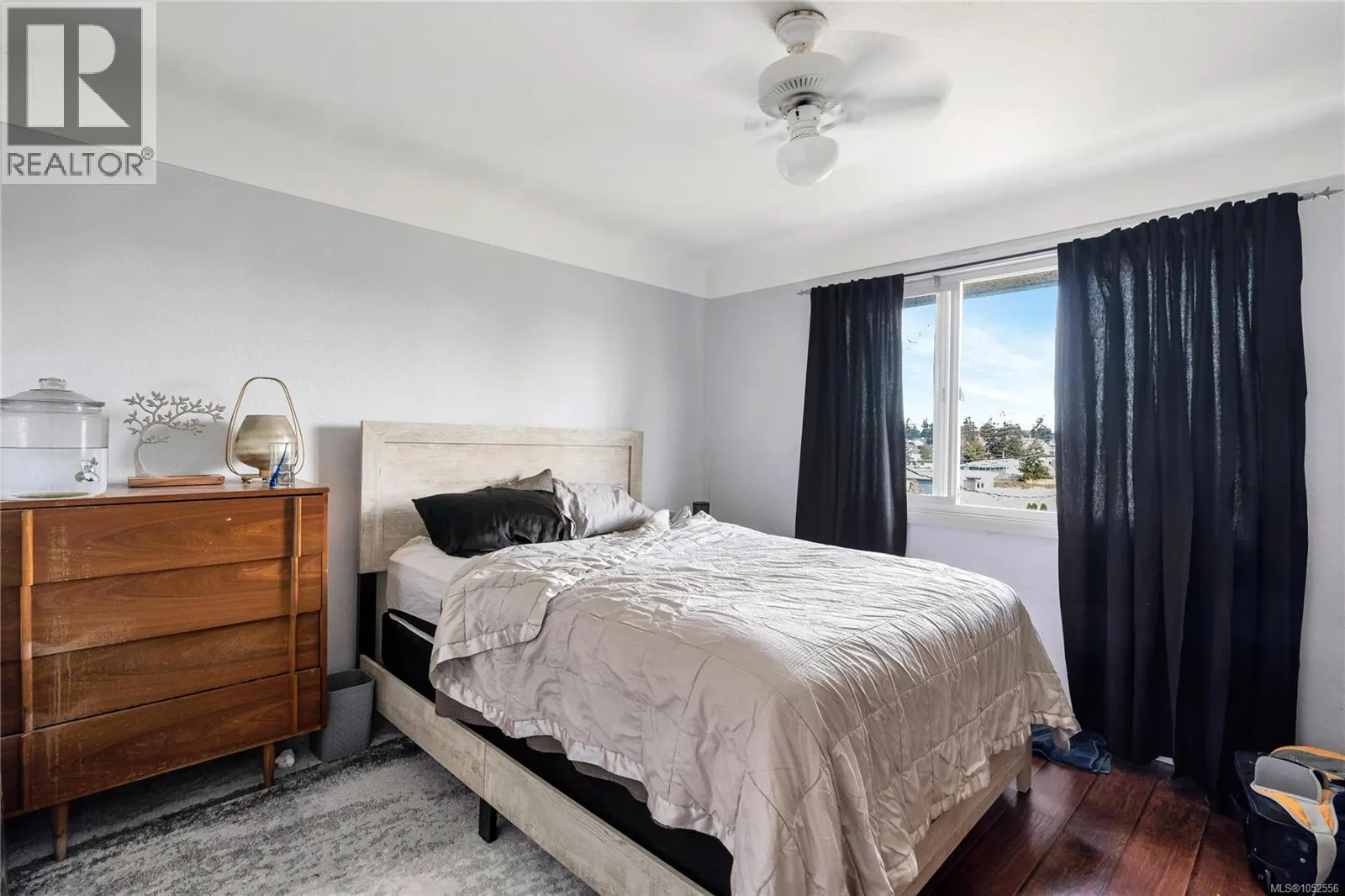 565 Baker St