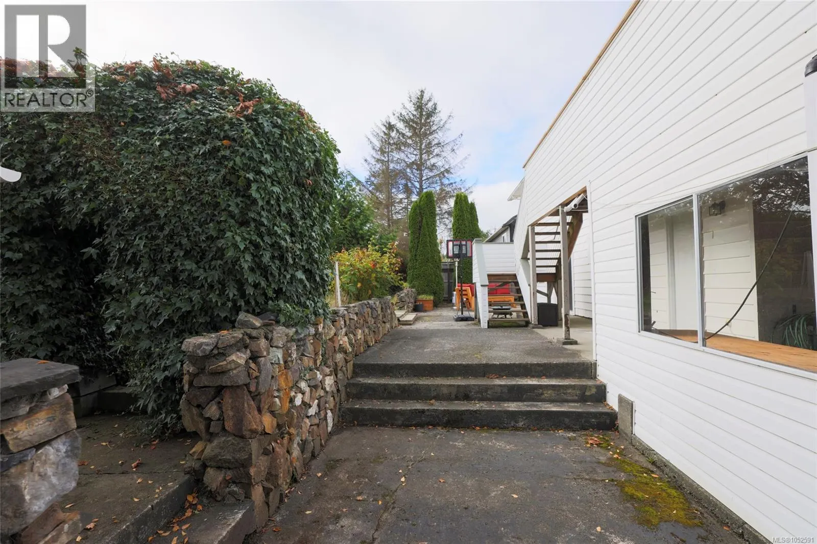 363 Englewood Dr