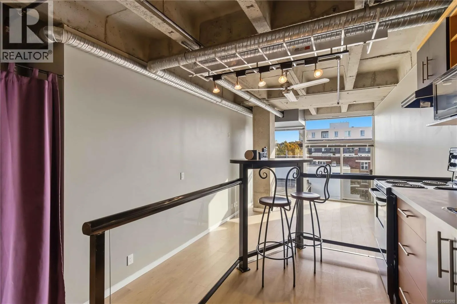 406 1061 Fort St