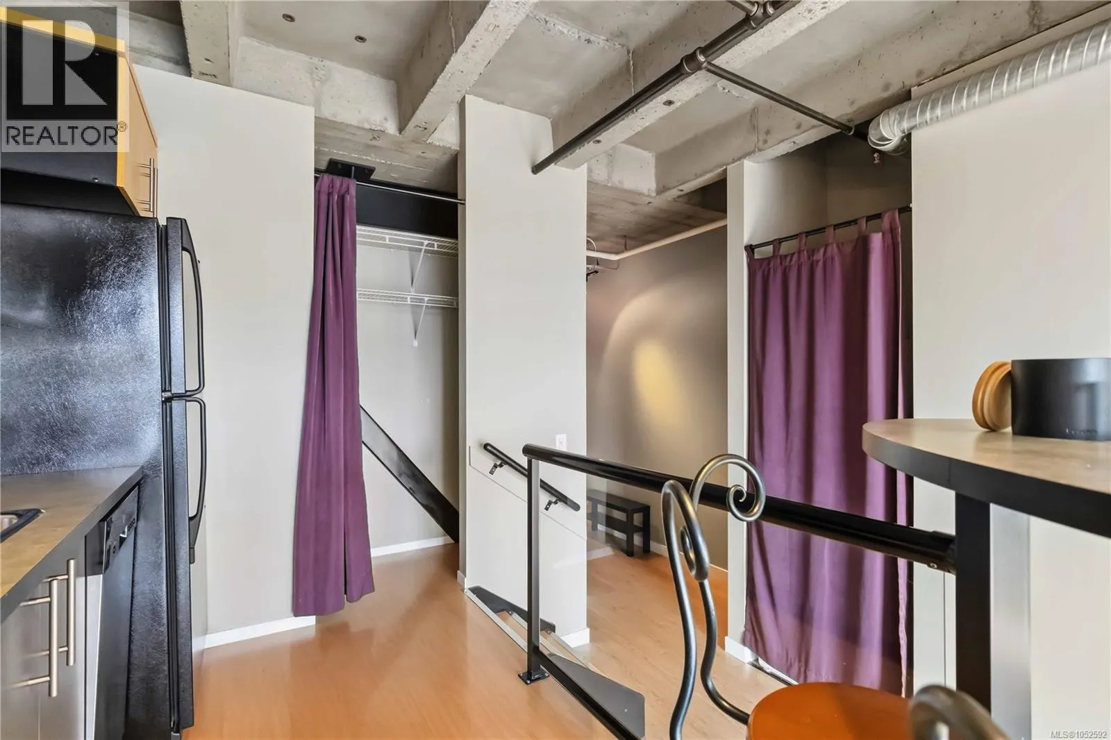 406 1061 Fort St