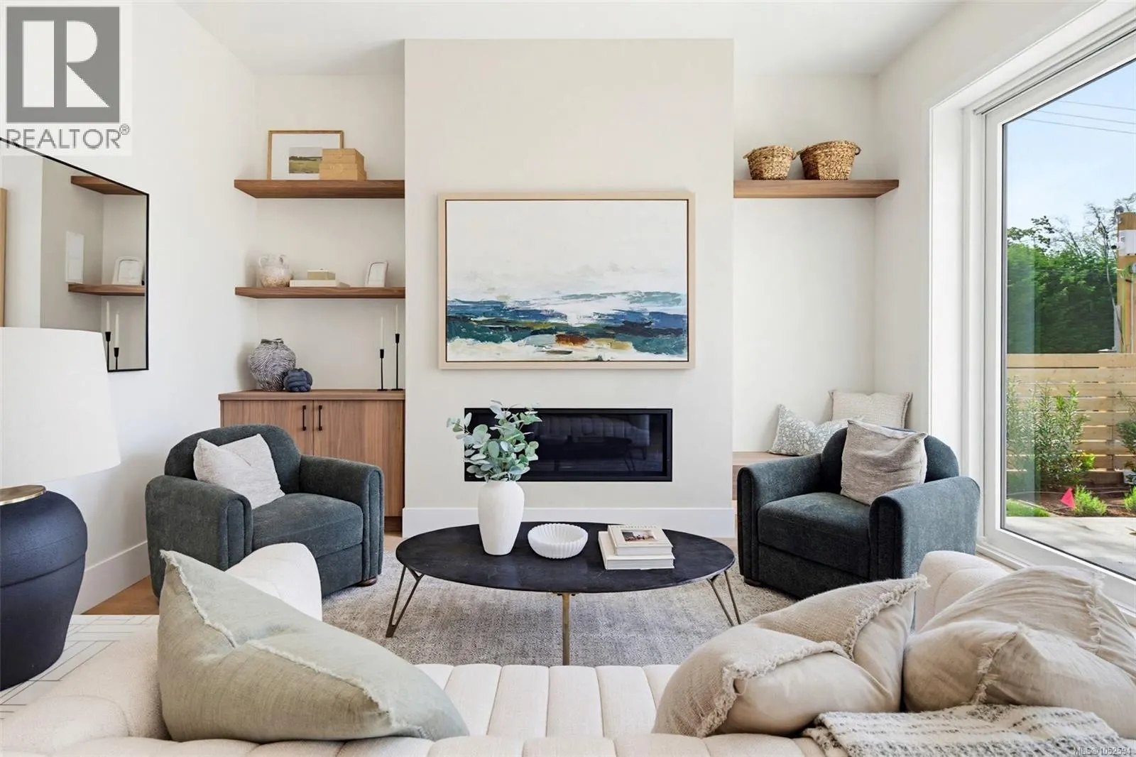 1 3024 Cadboro Bay Rd