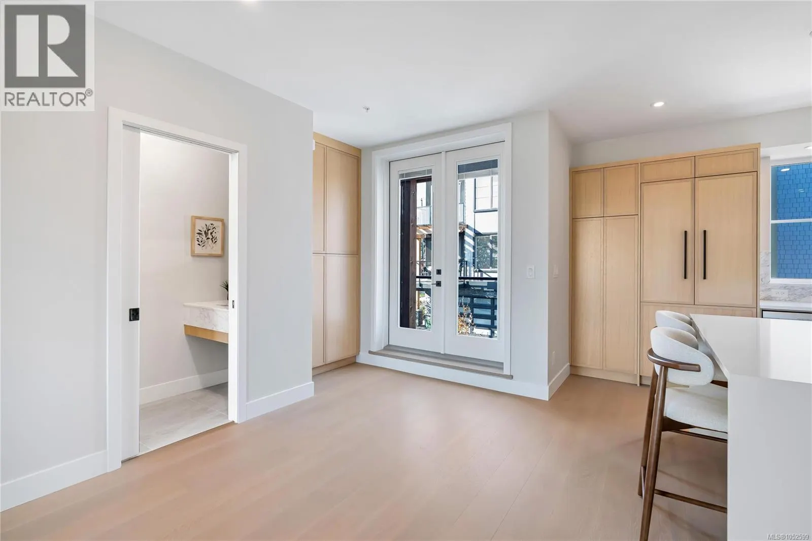11 2590 Penrhyn St
