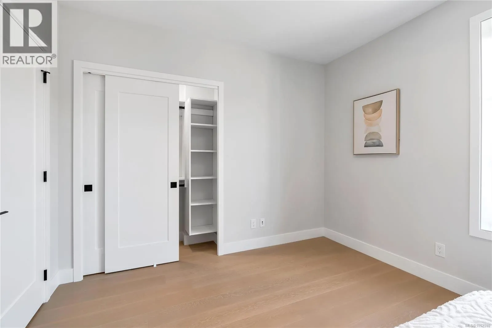 11 2590 Penrhyn St