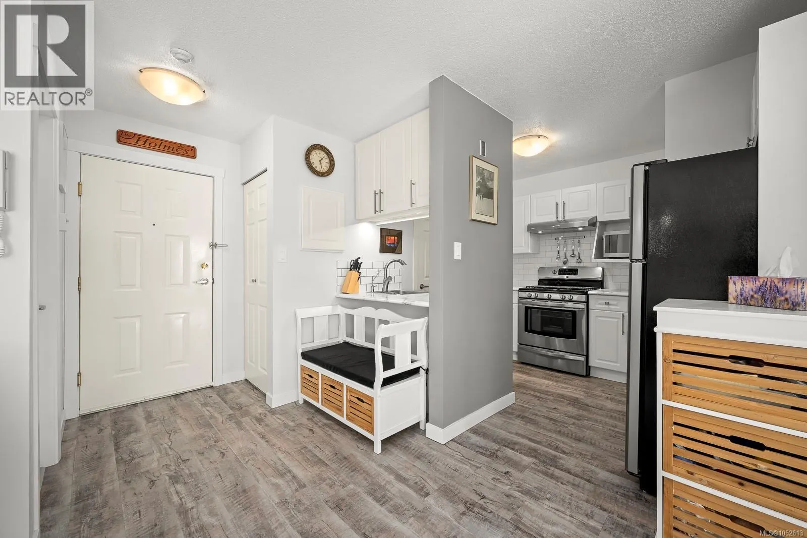 204 1105 Henry Rd