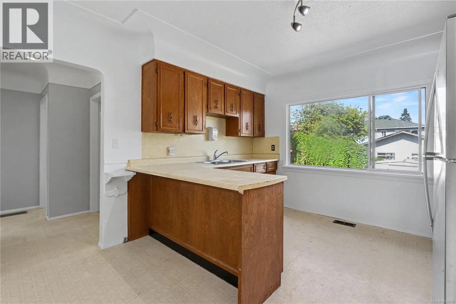 244 Regina Ave