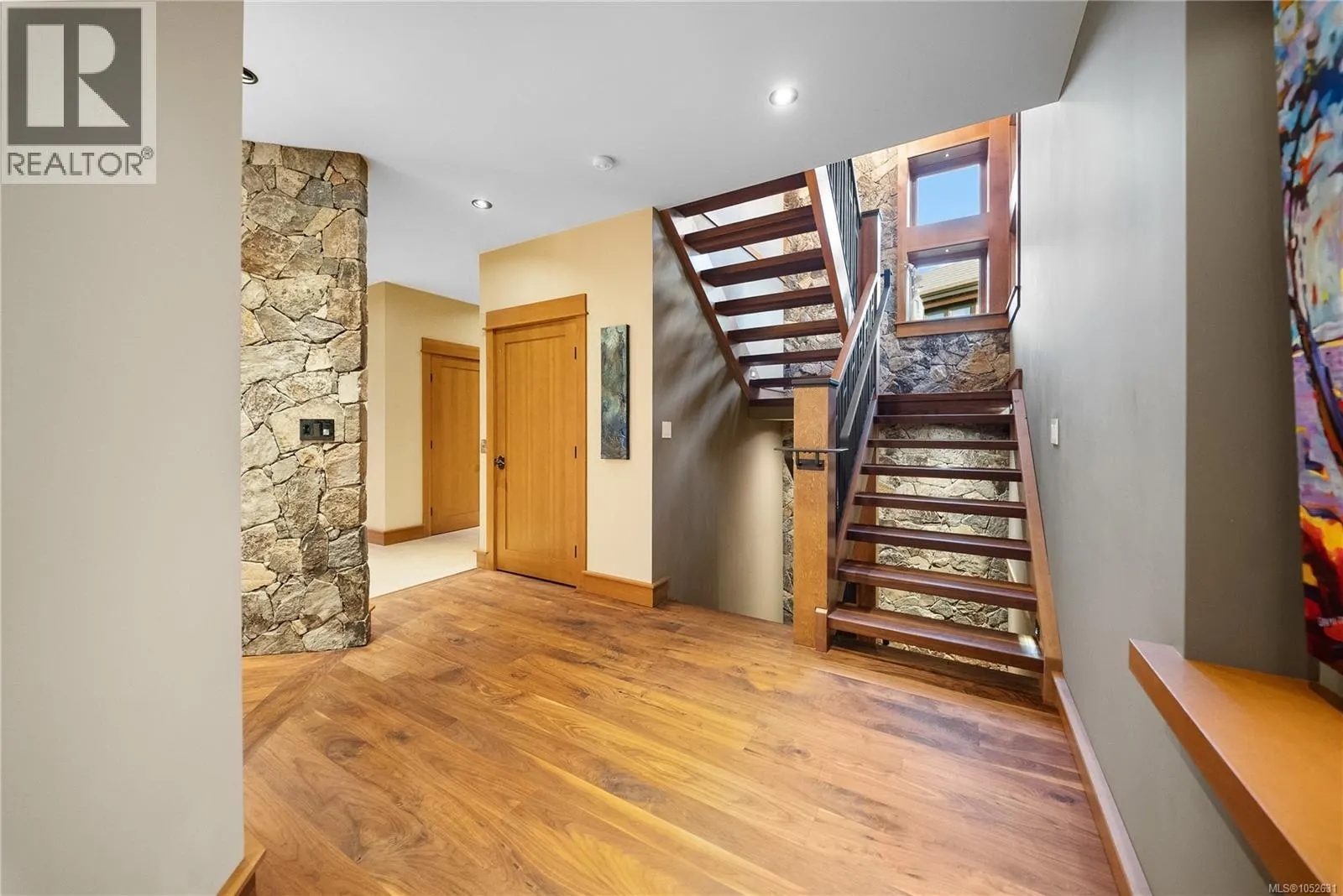 5025 Hinrich View
