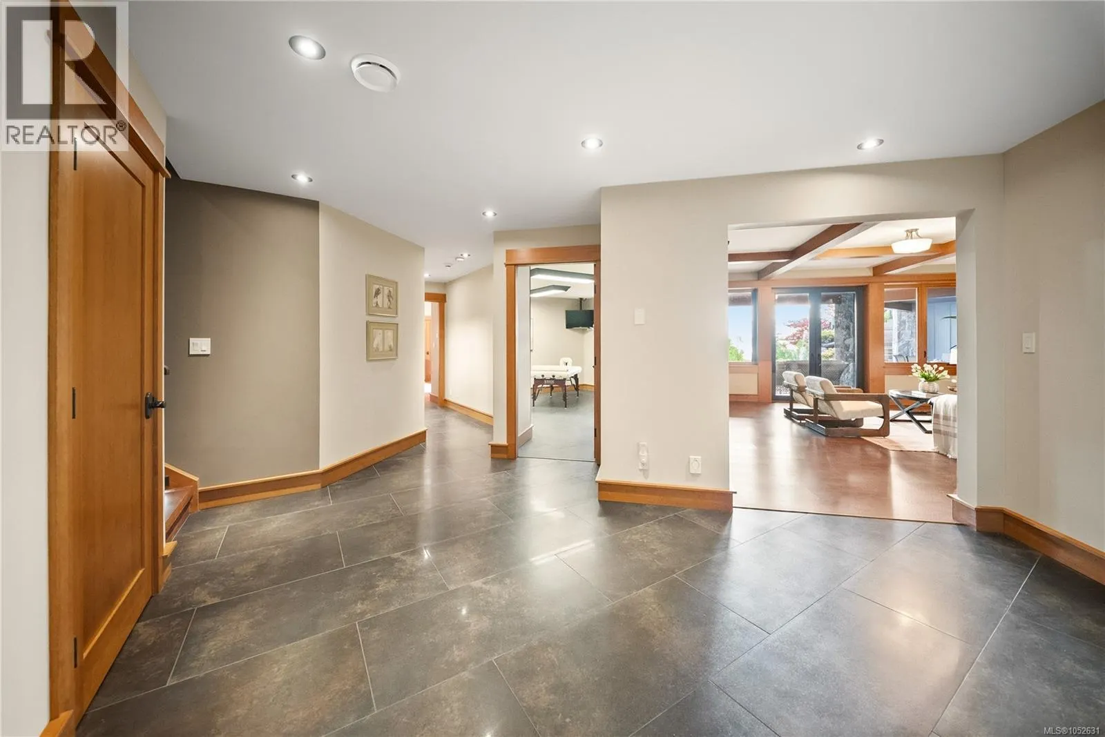 5025 Hinrich View