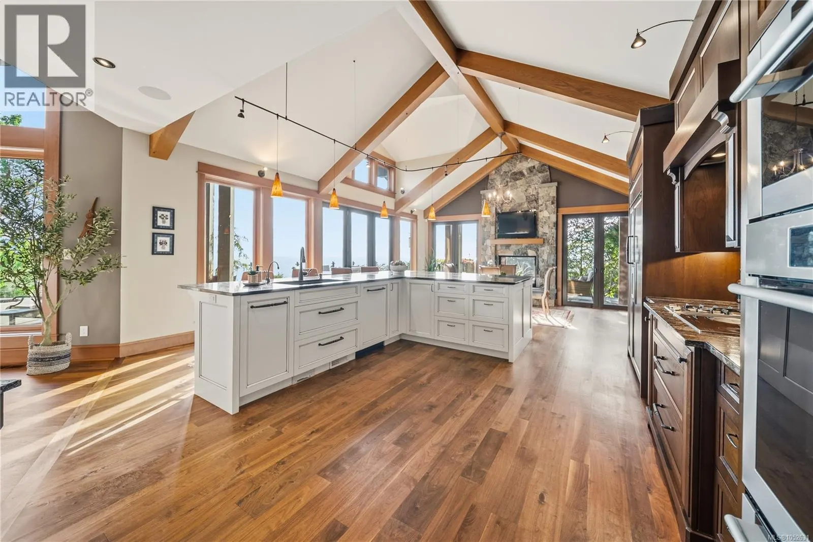 5025 Hinrich View
