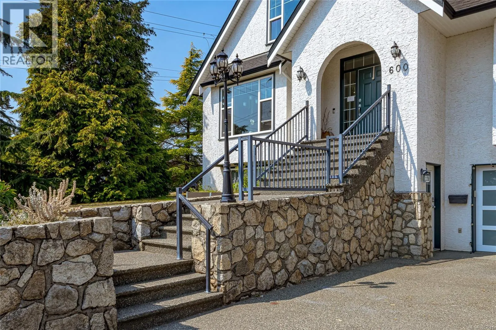 600 Judah St