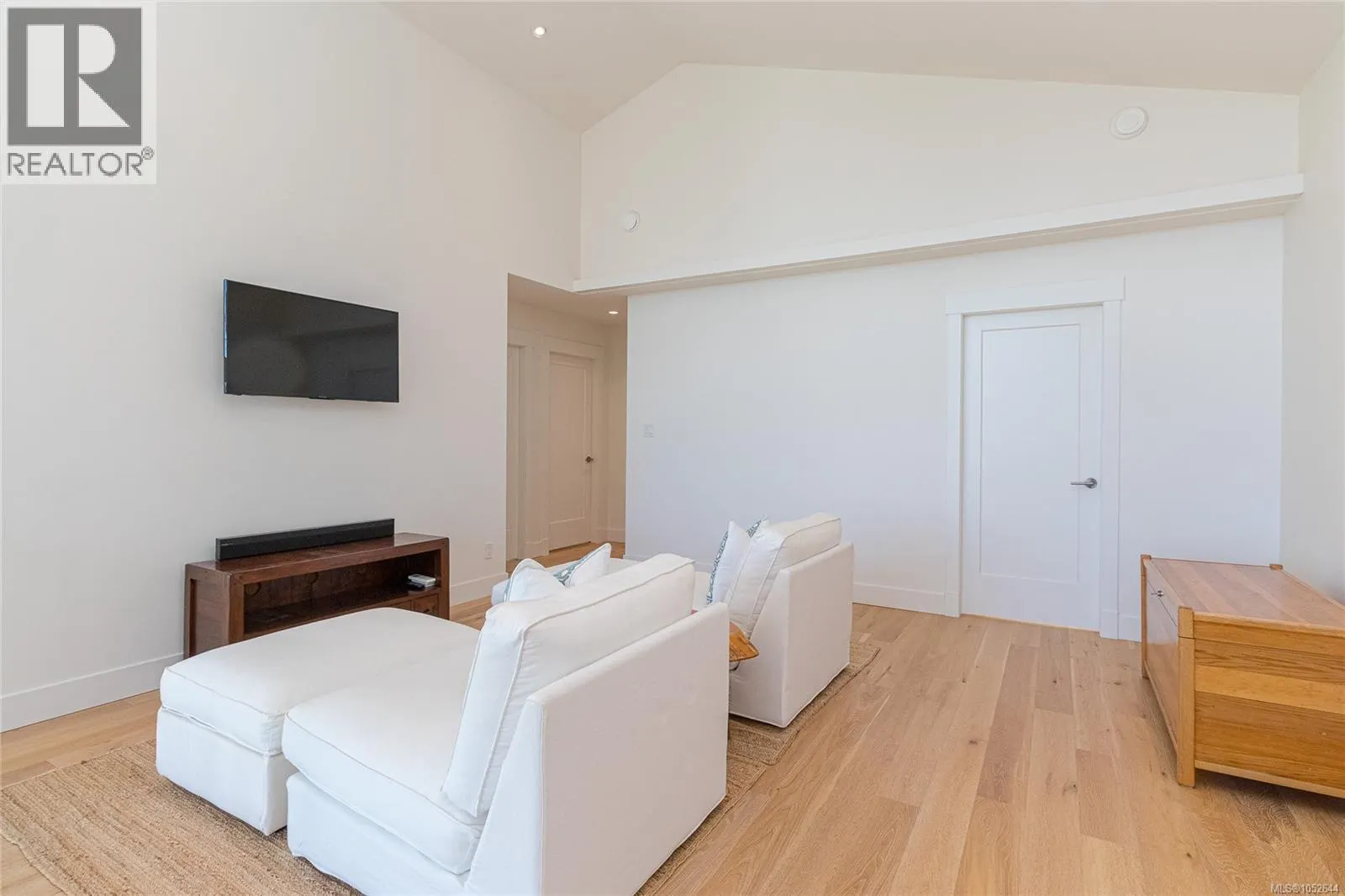 672 Mill Bay Pl