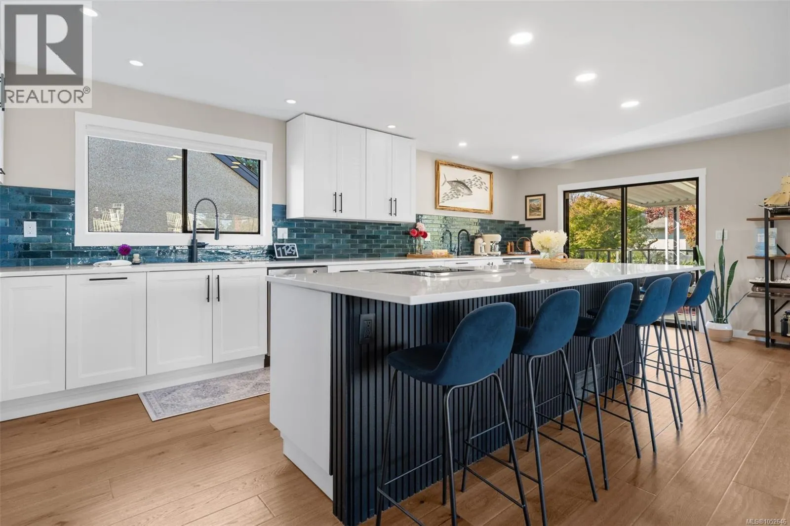988 Monterey Ave