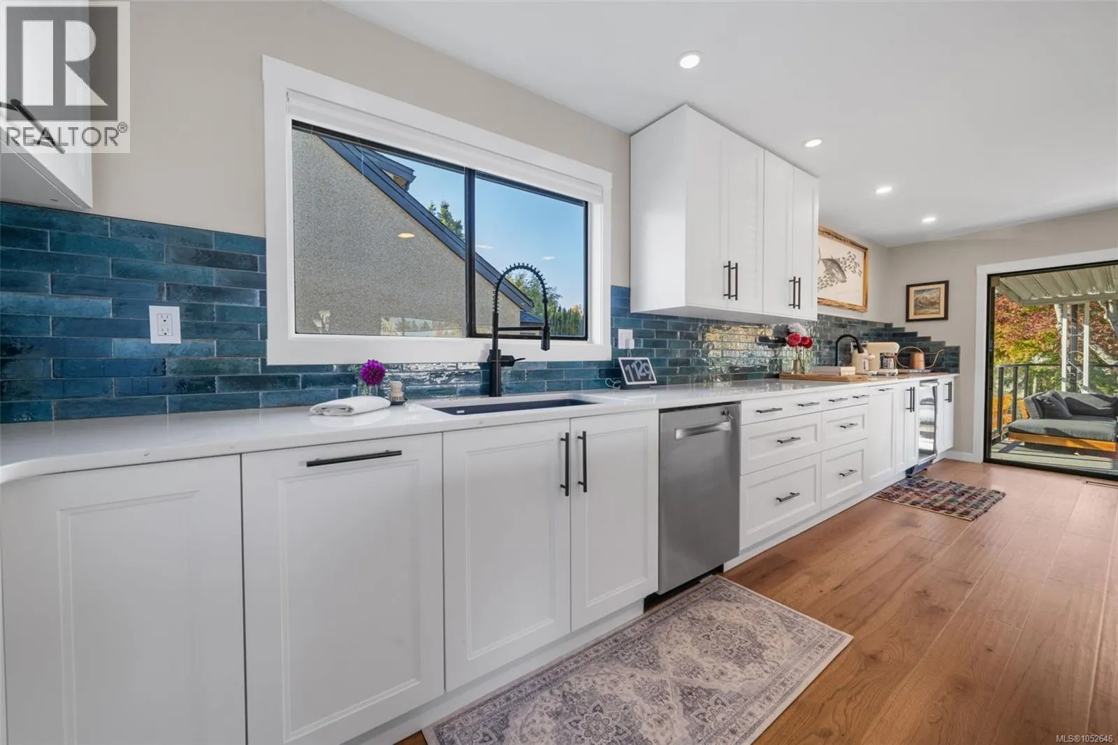 988 Monterey Ave