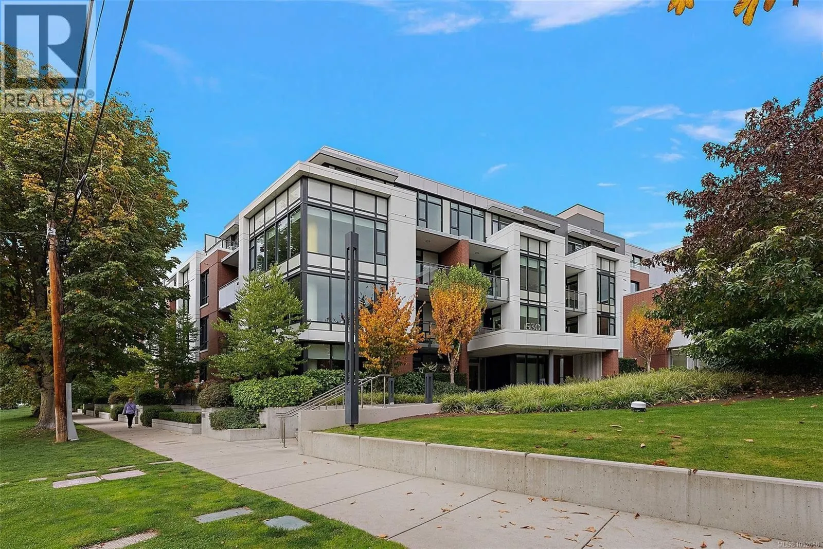 118 530 Michigan St