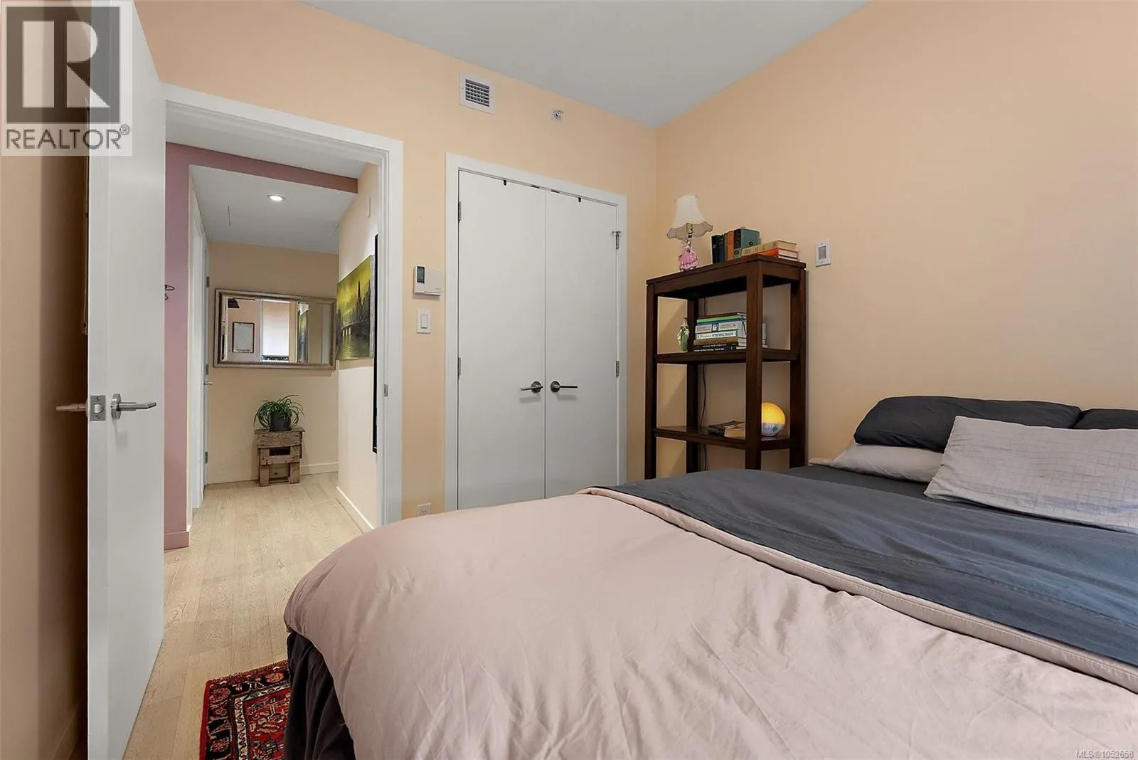 118 530 Michigan St