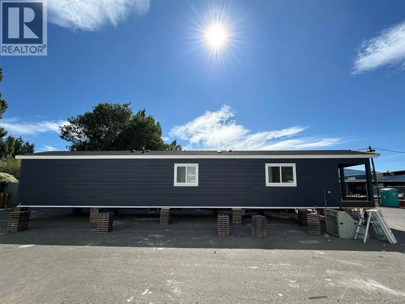 1 731 Marine Dr