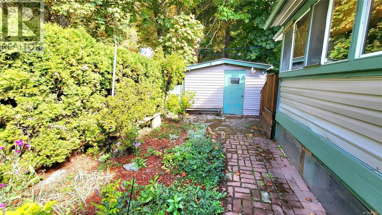 12 1655 Alberni Hwy