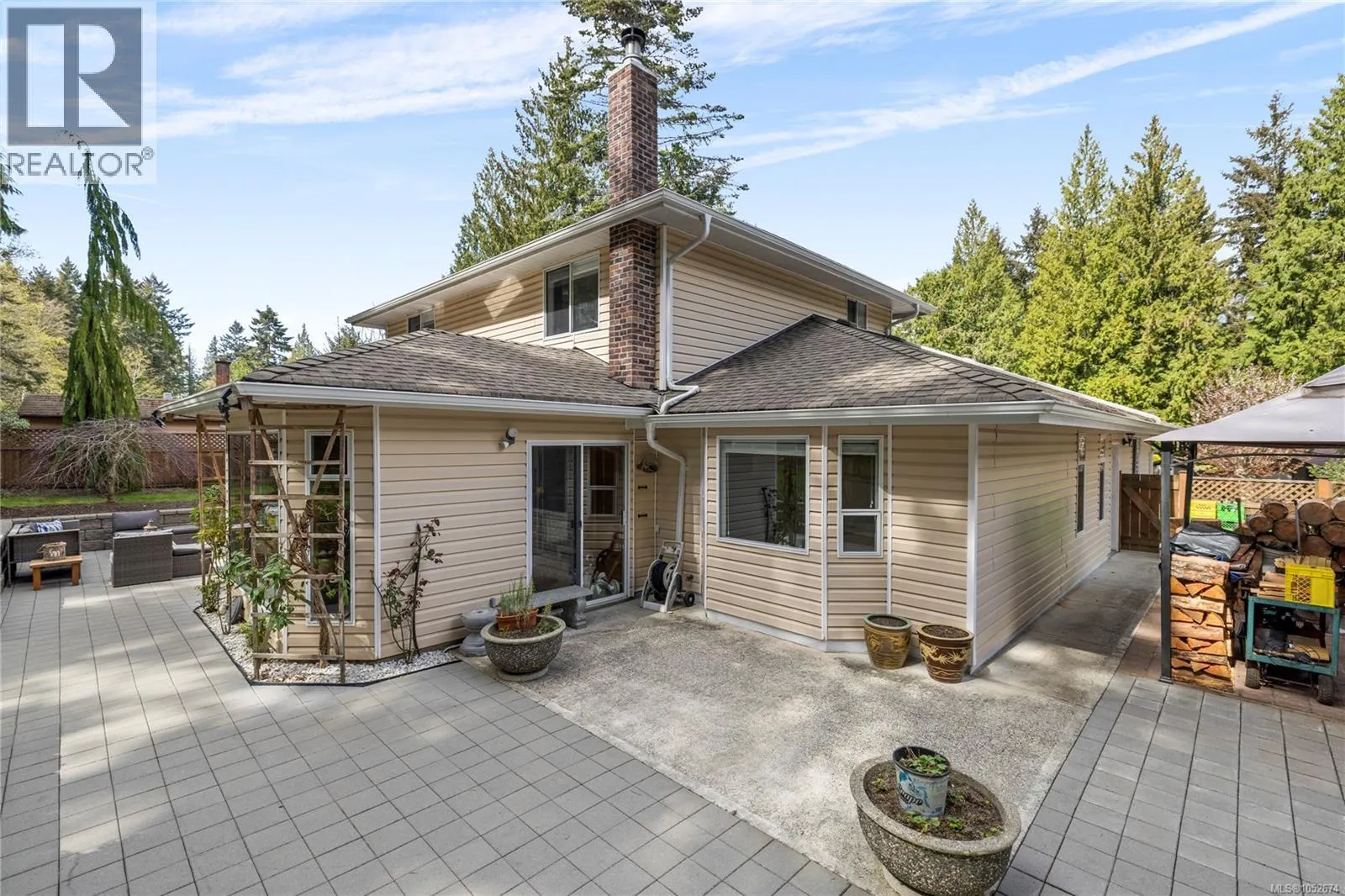1170 Clubhouse Dr