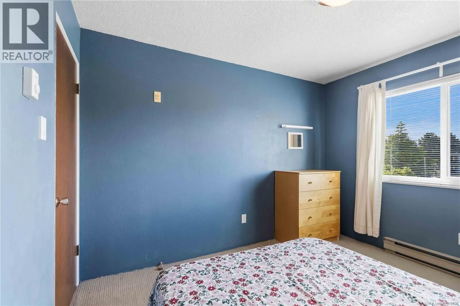 401 1571 Mortimer St