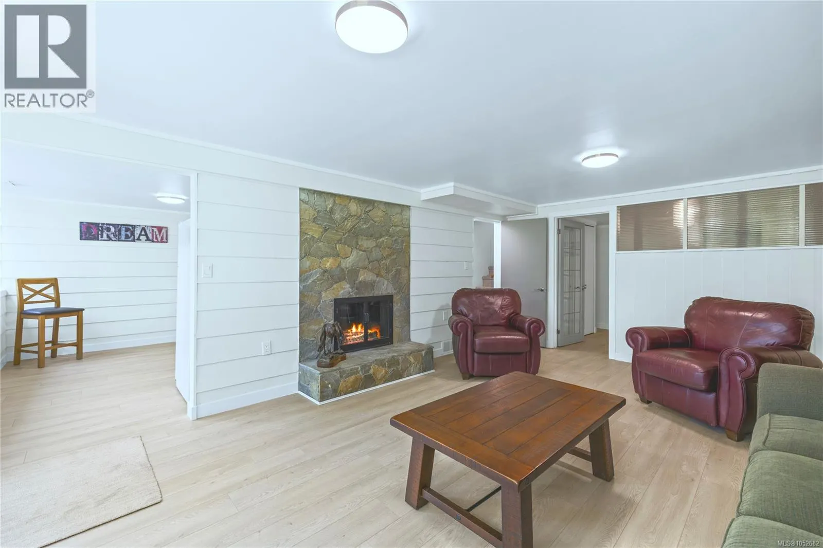 830 Beach Dr