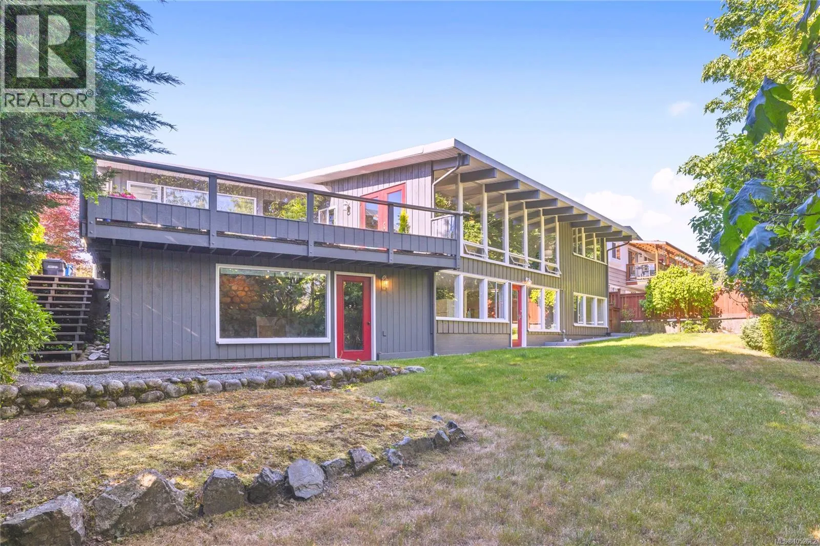 830 Beach Dr