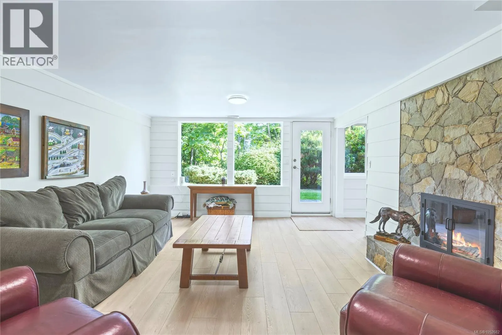 830 Beach Dr