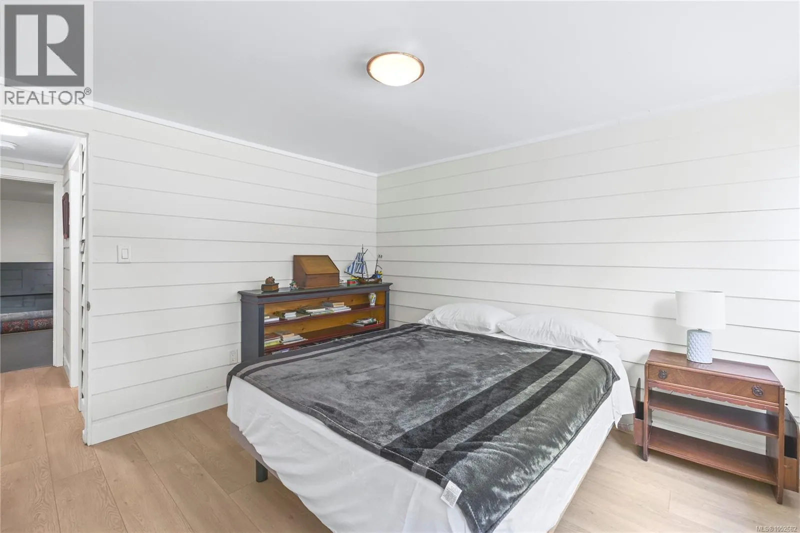 830 Beach Dr