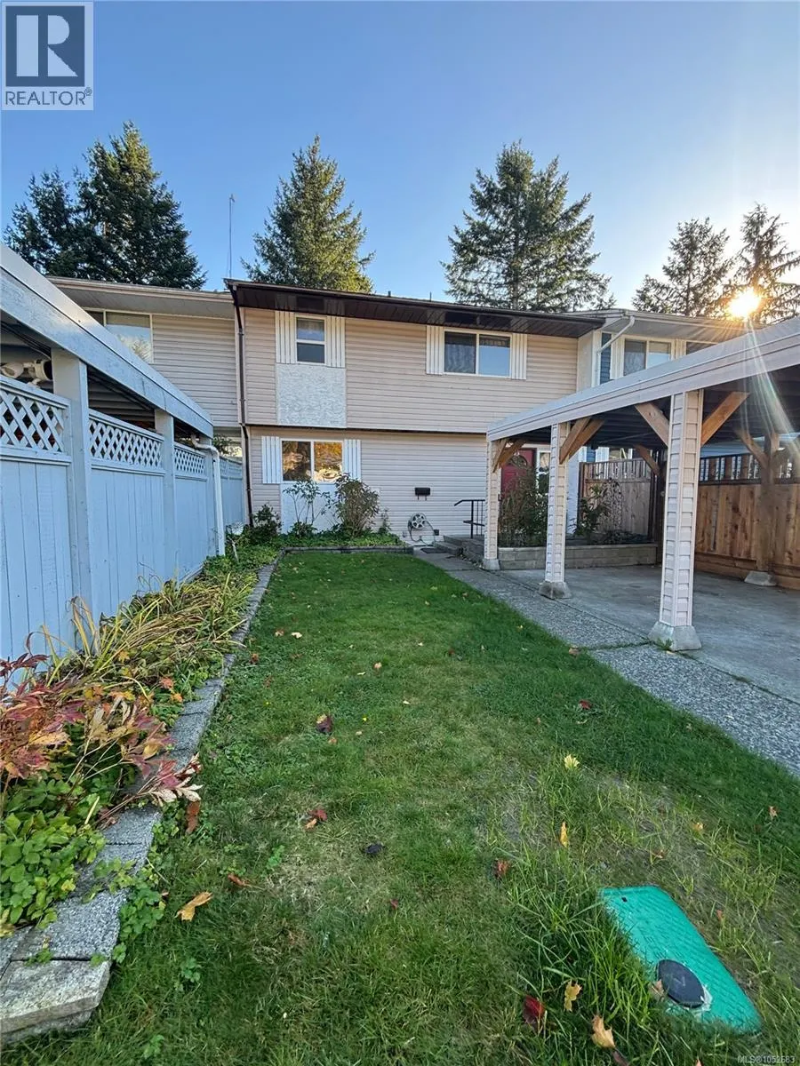 382 Chamiss Cres