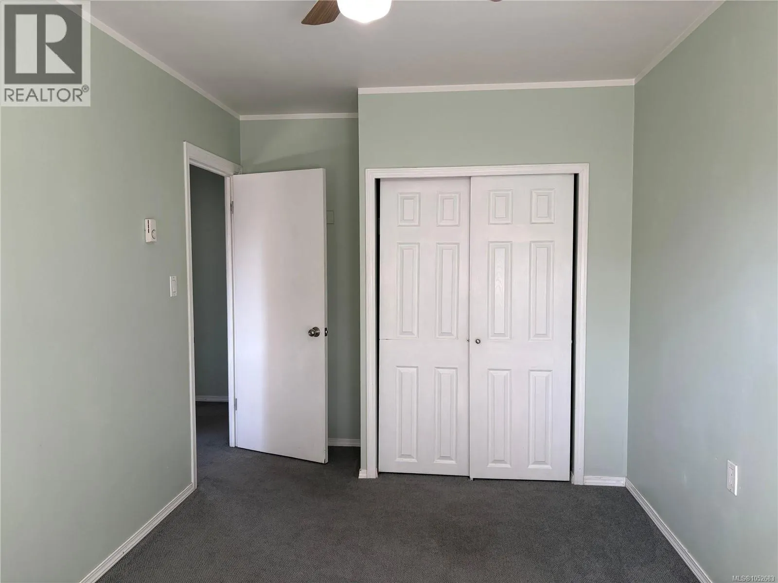 382 Chamiss Cres