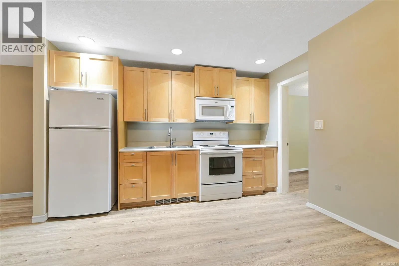 6466 WILLOWPARK Way