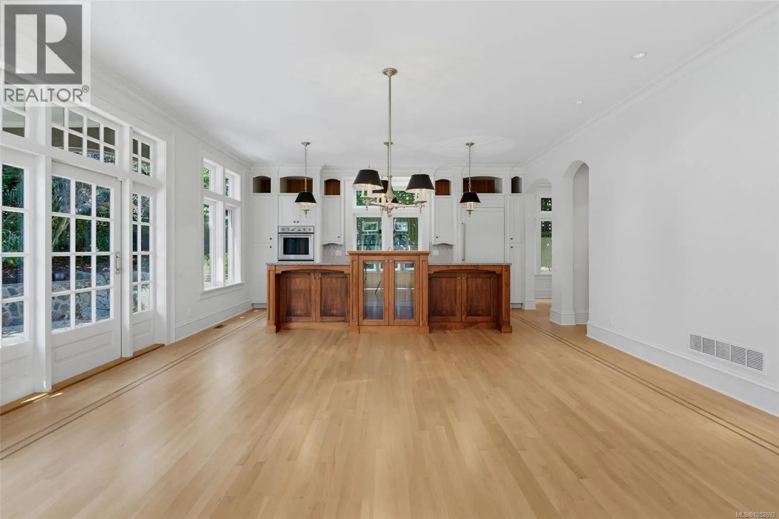 1568 Montgomery Ave