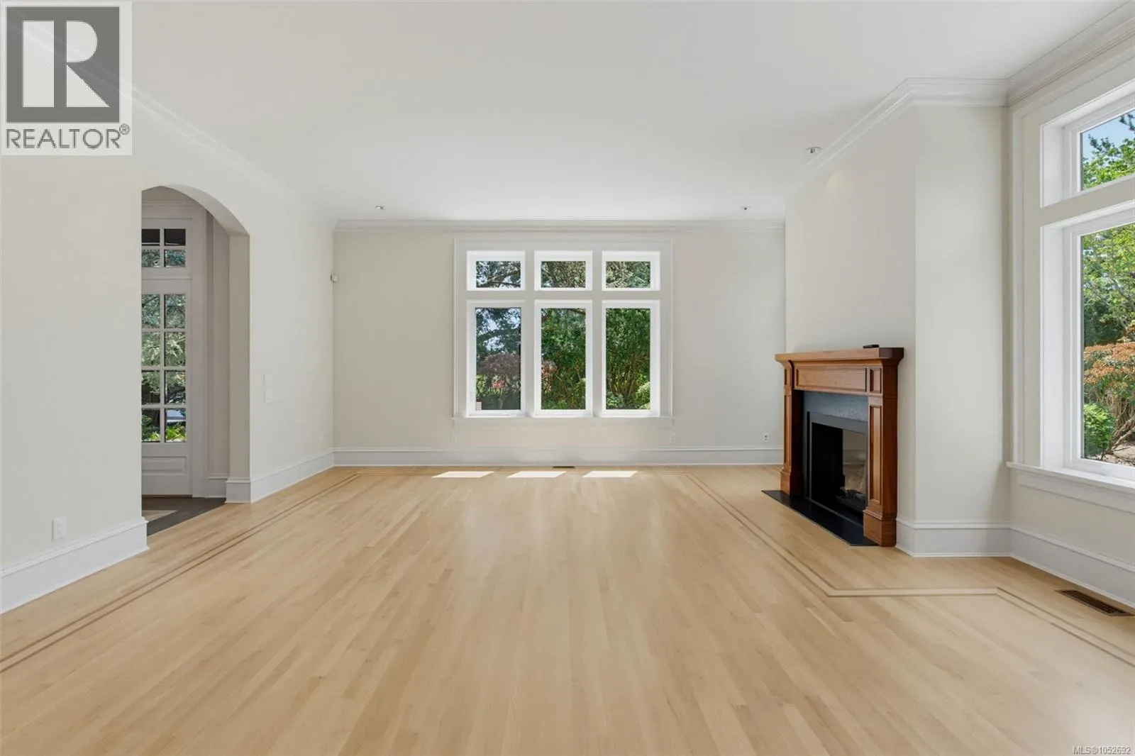 1568 Montgomery Ave