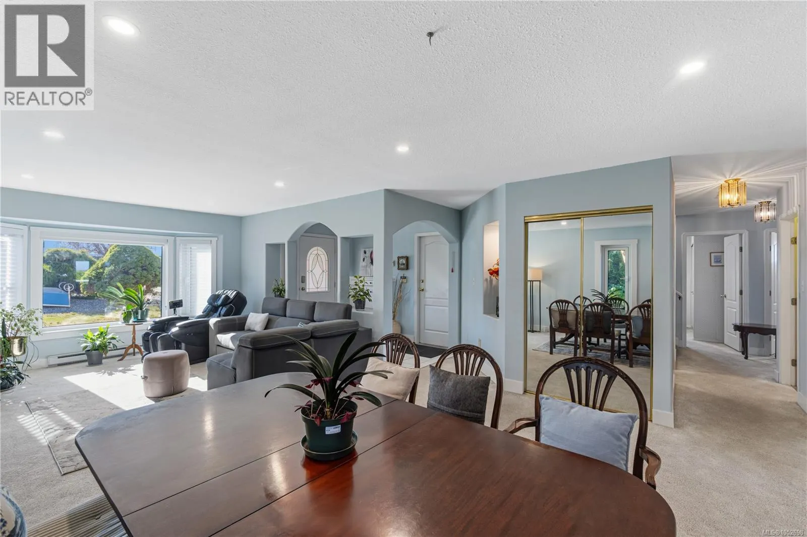 5072 Vista View Cres