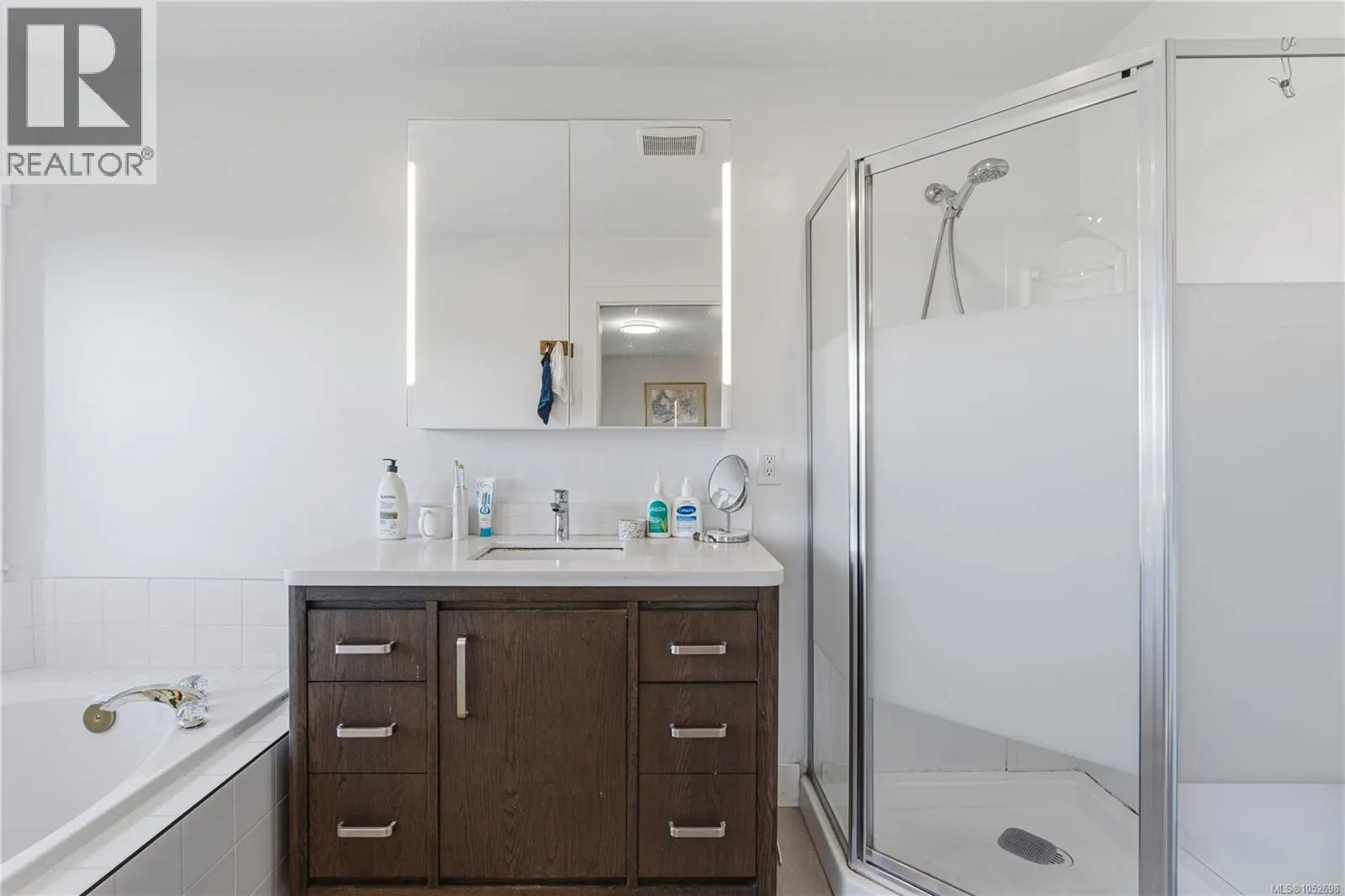 5072 Vista View Cres