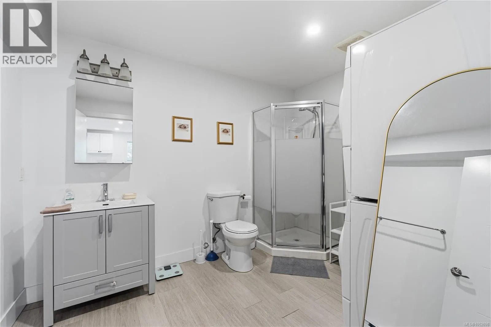 5072 Vista View Cres